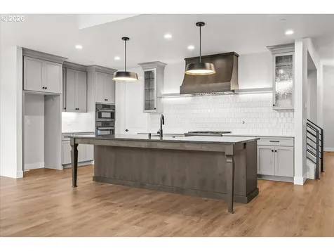 760 N V Street Washougal WA 98671
