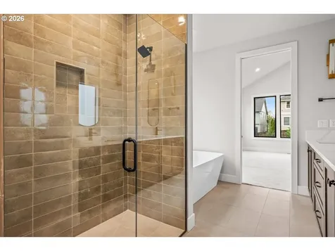 760 N V Street Washougal WA 98671