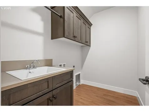 760 N V Street Washougal WA 98671
