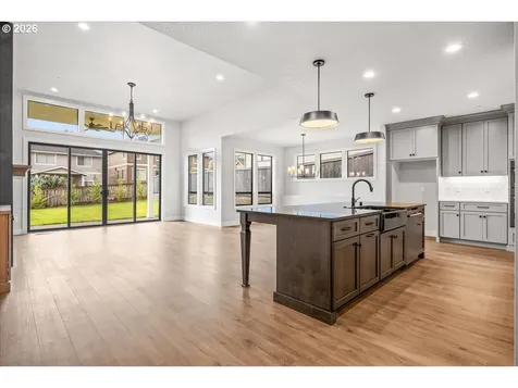760 N V Street Washougal WA 98671