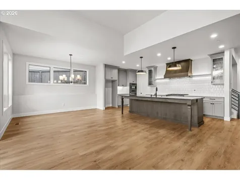 760 N V Street Washougal WA 98671
