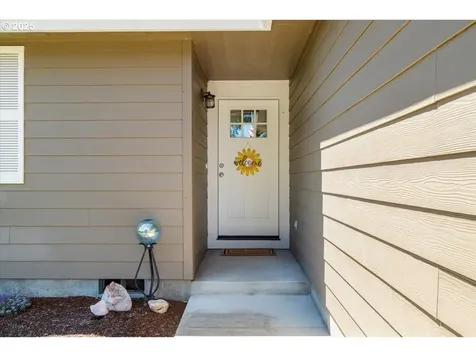 201 Ironwood Court Lyons OR 97358