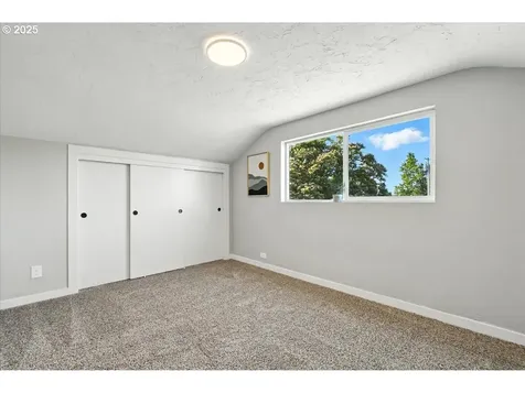 1342 Quinalt Street Springfield OR 97477