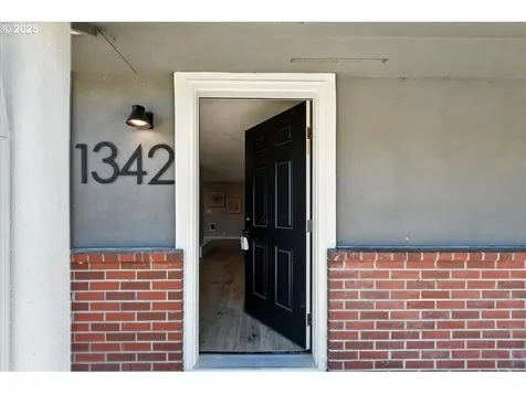 1342 Quinalt Street Springfield OR 97477