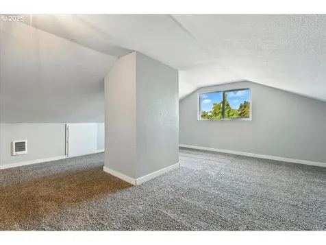 1342 Quinalt Street Springfield OR 97477