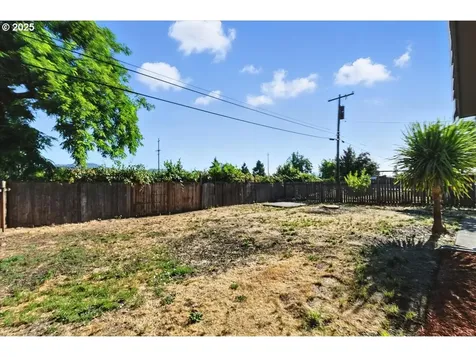 1342 Quinalt Street Springfield OR 97477
