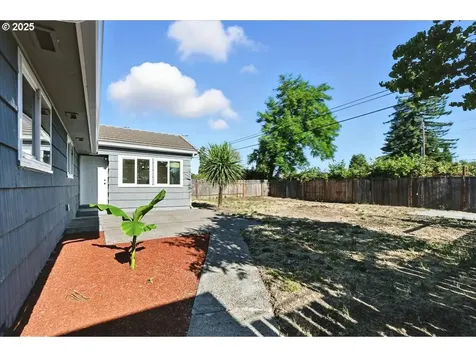 1342 Quinalt Street Springfield OR 97477