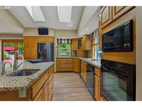 10902 S Huntington Drive Oregon City OR 97045