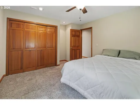10902 S Huntington Drive Oregon City OR 97045