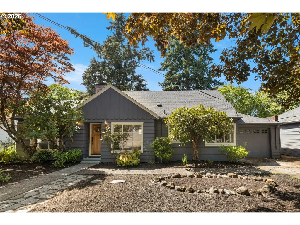 7939 SW 11th Avenue Portland OR 97219
