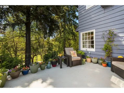 7939 SW 11th Avenue Portland OR 97219