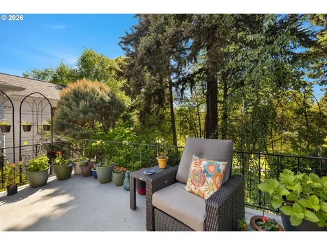 7939 SW 11th Avenue Portland OR 97219