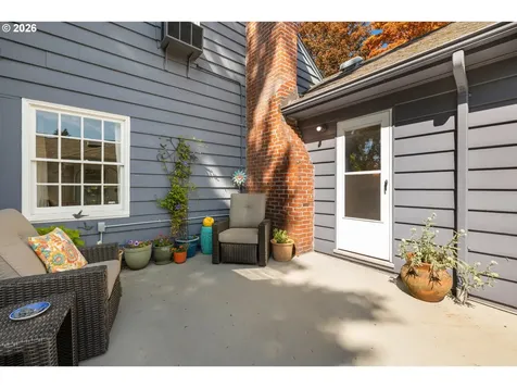 7939 SW 11th Avenue Portland OR 97219
