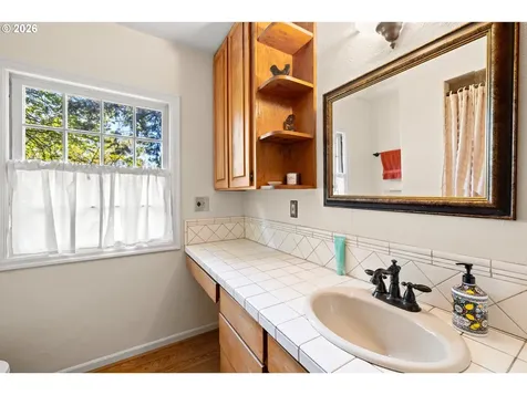 7939 SW 11th Avenue Portland OR 97219