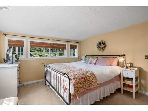 7939 SW 11th Avenue Portland OR 97219