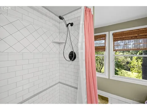 7939 SW 11th Avenue Portland OR 97219