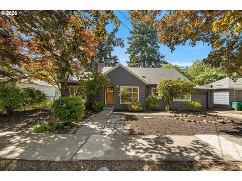 7939 SW 11th Avenue Portland OR 97219