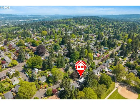 7939 SW 11th Avenue Portland OR 97219