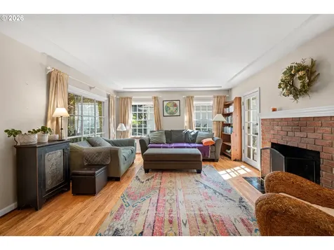 7939 SW 11th Avenue Portland OR 97219