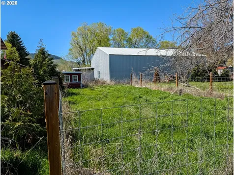 2802 N Spruce Street La Grande OR 97850