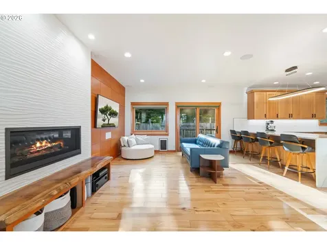 2024 Cedar Court North Bend OR 97459
