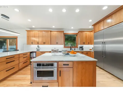 2024 Cedar Court North Bend OR 97459
