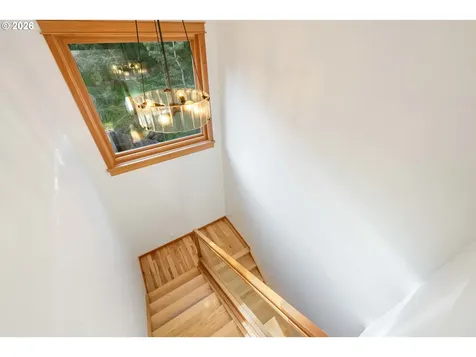 2024 Cedar Court North Bend OR 97459