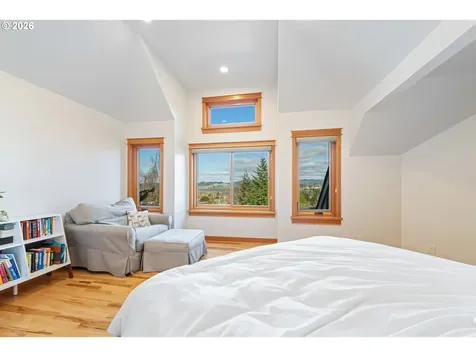 2024 Cedar Court North Bend OR 97459