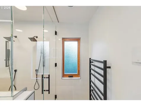 2024 Cedar Court North Bend OR 97459