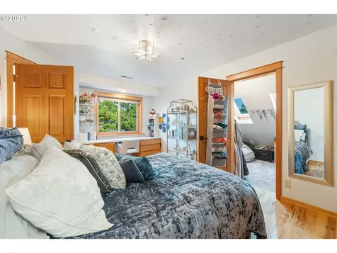2024 Cedar Court North Bend OR 97459