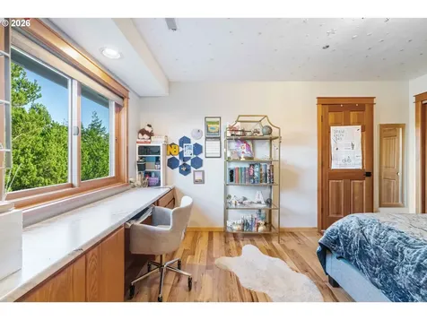 2024 Cedar Court North Bend OR 97459