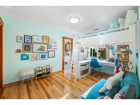 2024 Cedar Court North Bend OR 97459