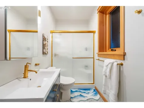 2024 Cedar Court North Bend OR 97459