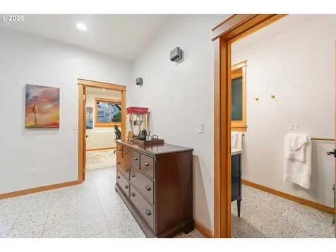 2024 Cedar Court North Bend OR 97459