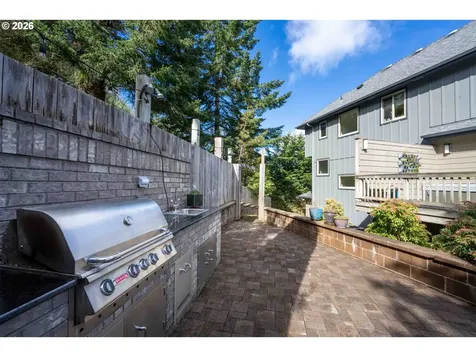 2024 Cedar Court North Bend OR 97459