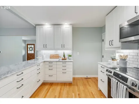 9885 SW Bonnie Brae Drive Beaverton OR 97008