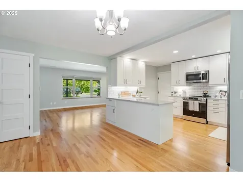 9885 SW Bonnie Brae Drive Beaverton OR 97008