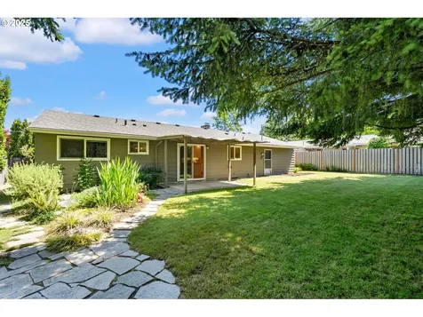 9885 SW Bonnie Brae Drive Beaverton OR 97008