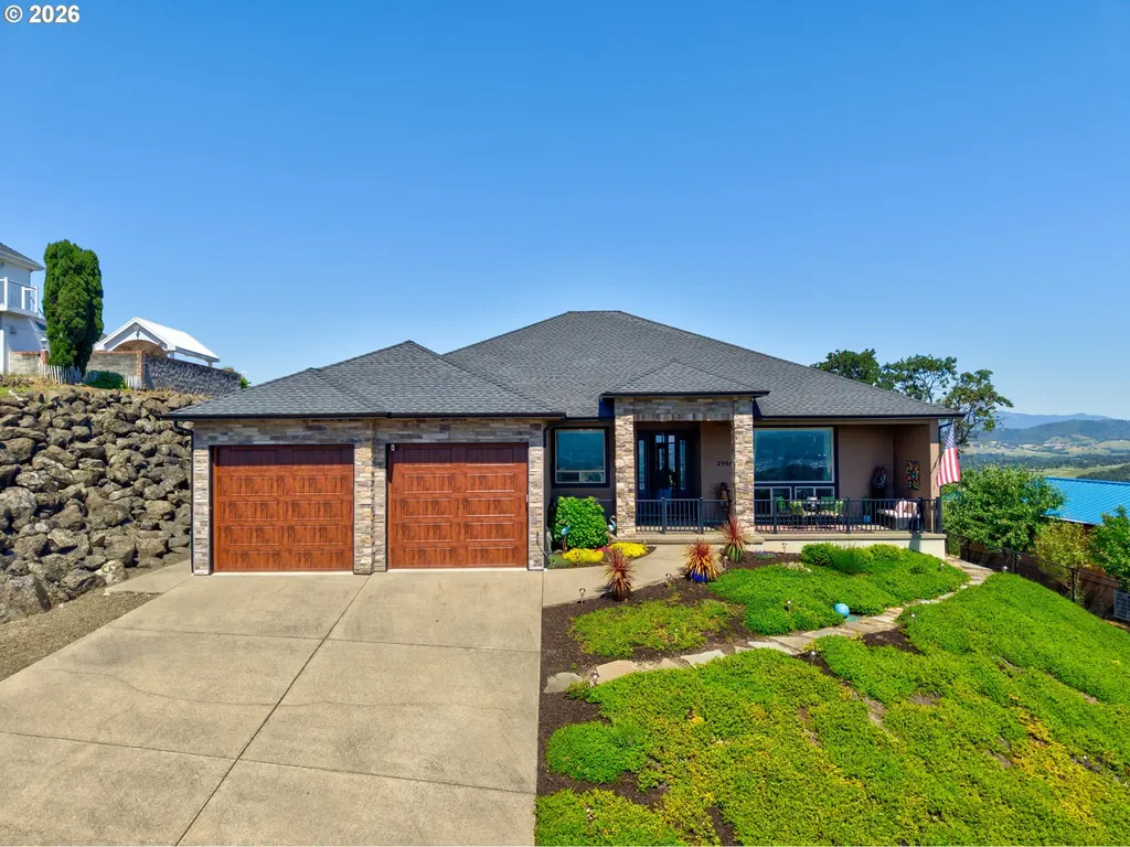 2960 NW Stacie Court Roseburg OR 97471