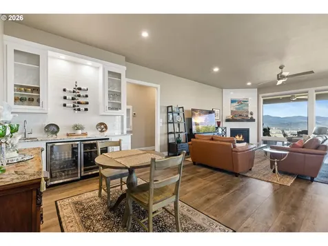 2960 NW Stacie Court Roseburg OR 97471
