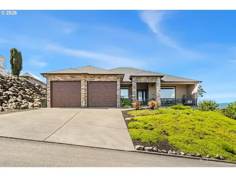 2960 NW Stacie Court Roseburg OR 97471