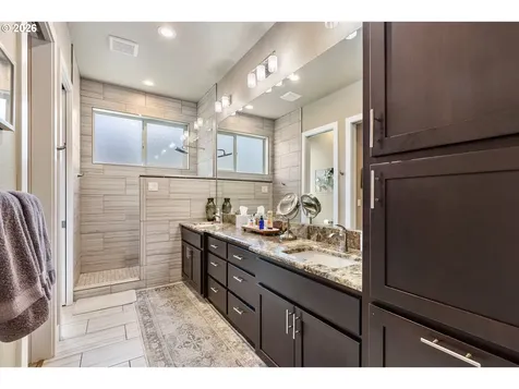 2960 NW Stacie Court Roseburg OR 97471