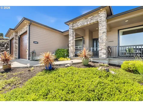 2960 NW Stacie Court Roseburg OR 97471