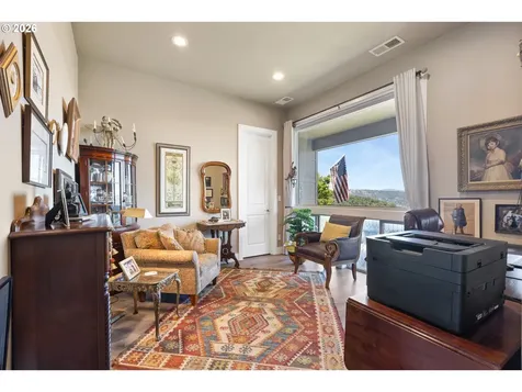 2960 NW Stacie Court Roseburg OR 97471