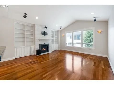 1292 E Lucas Street La Center WA 98629