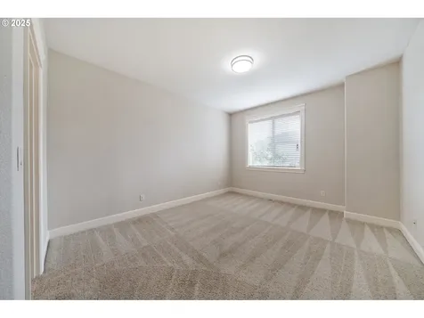 1292 E Lucas Street La Center WA 98629