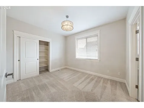 1292 E Lucas Street La Center WA 98629