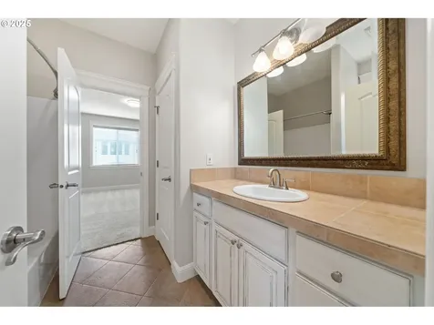 1292 E Lucas Street La Center WA 98629