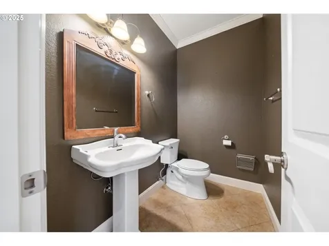 1292 E Lucas Street La Center WA 98629