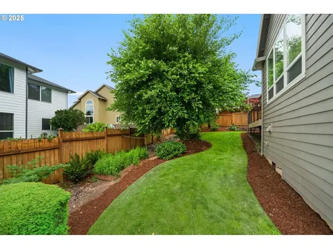 1292 E Lucas Street La Center WA 98629